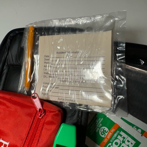 Vintage IZUZU Go Farther Unused Car Safety First Aid Zip Around Auto Kit Rare - Picture 6 of 8